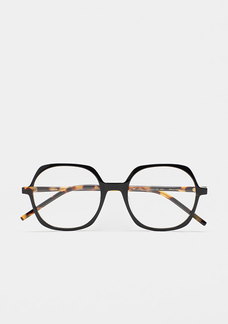 Eyeglasses woman